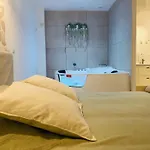 Emeraude Romance Avec Prive - 402 Apartment