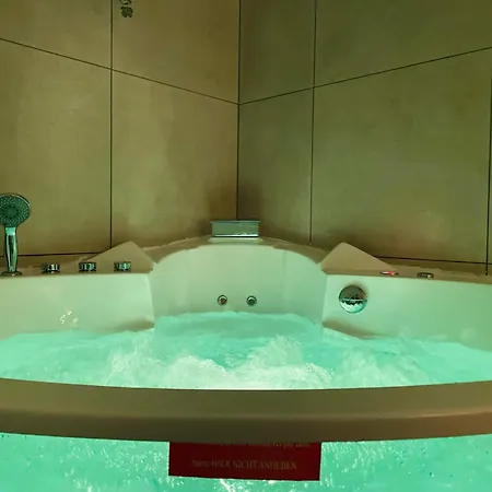 Апартаменти Emeraude Romance Avec Prive - 402 *