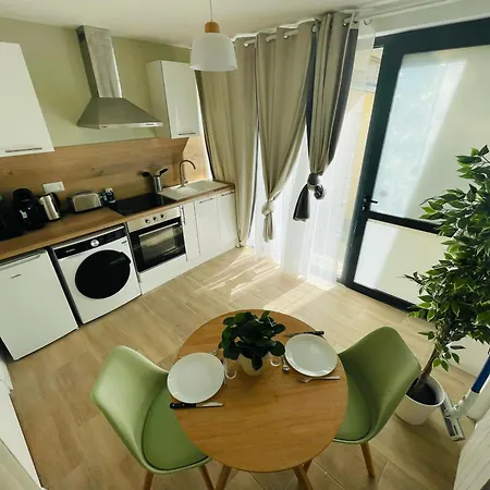 Emeraude Romance Avec Prive - 402 Apartment *