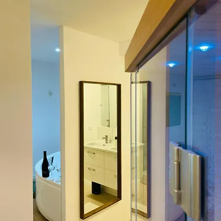 émeraude Romance Avec Privé - 402