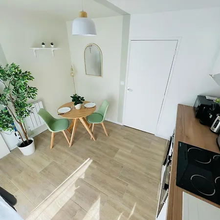 Ancienne Annonce - 402 Lägenhet