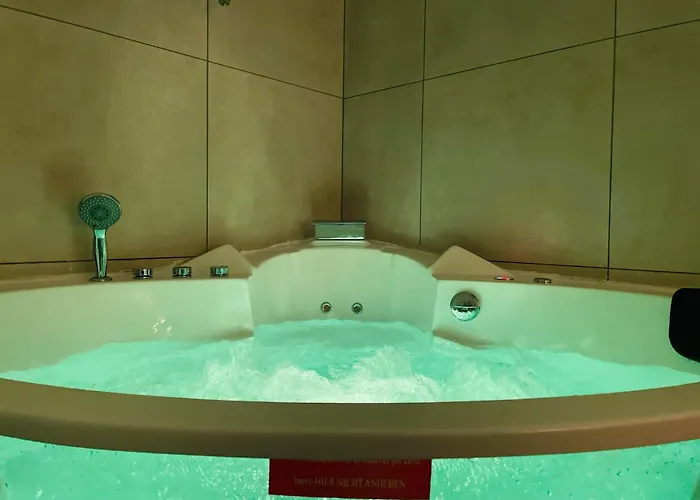 Апартаменти Emeraude Romance Avec Prive - 402 *